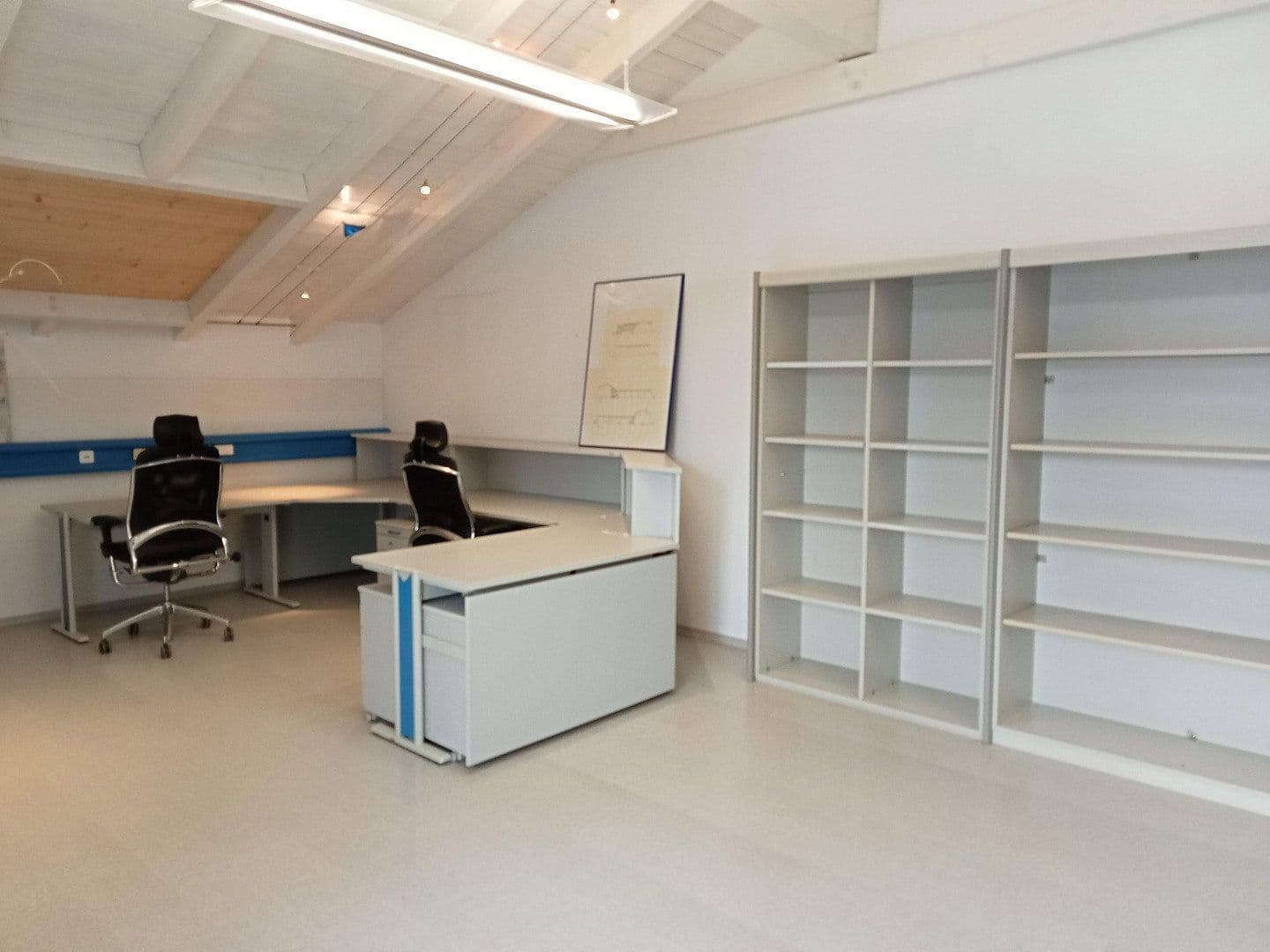 Prenájom nebytového priestoru 2.100 m², Auenweg 20, Eichendorf, Bavorsko Prenájom nebytového priestoru 2.100 m², Auenweg 20, Eichendorf, Bavorsko