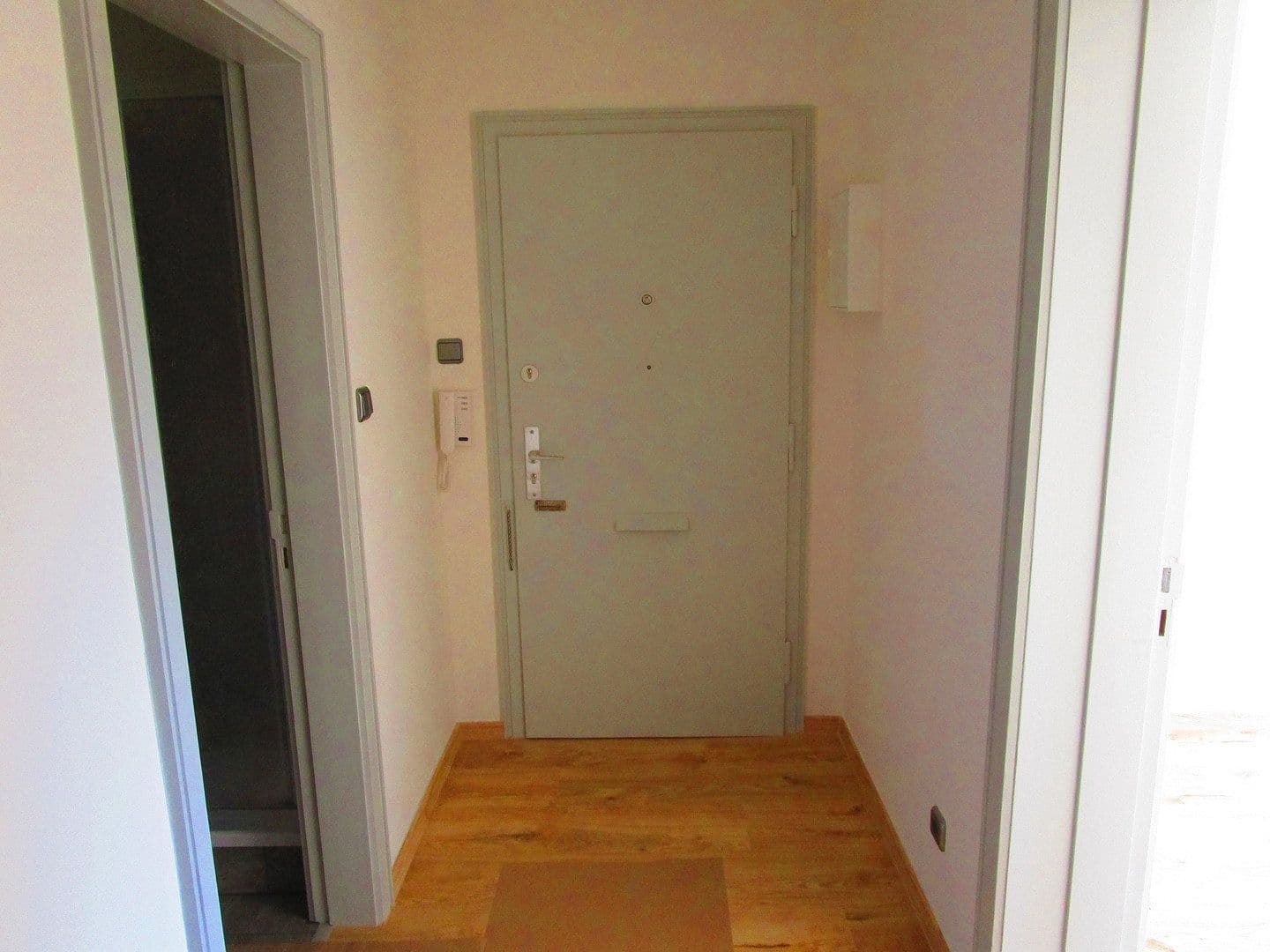 Prenájom bytu 1-izbový 33 m², Hamburg, Hamburg Prenájom bytu 1-izbový 33 m², Hamburg, Hamburg