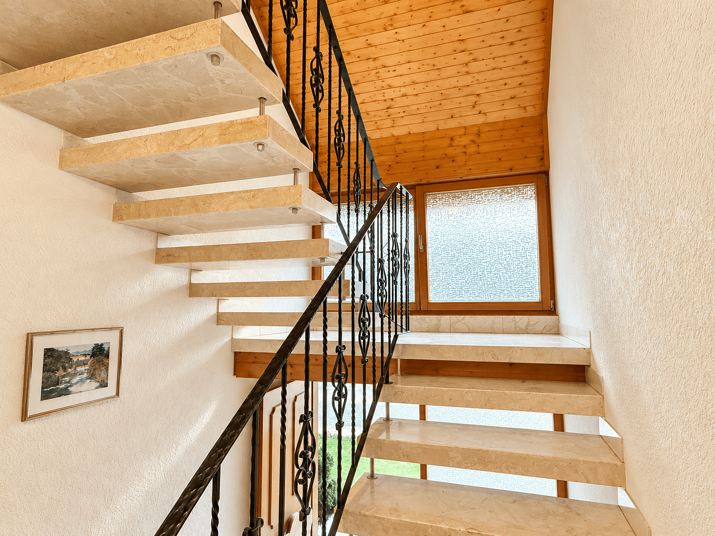 Predaj domu 358 m², pozemok 482 m², Marxzell, Bádensko-Wurttembersko Predaj domu 358 m², pozemok 482 m², Marxzell, Bádensko-Wurttembersko