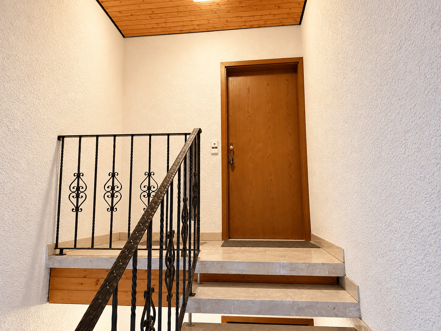 Predaj domu 358 m², pozemok 482 m², Marxzell, Bádensko-Wurttembersko Predaj domu 358 m², pozemok 482 m², Marxzell, Bádensko-Wurttembersko
