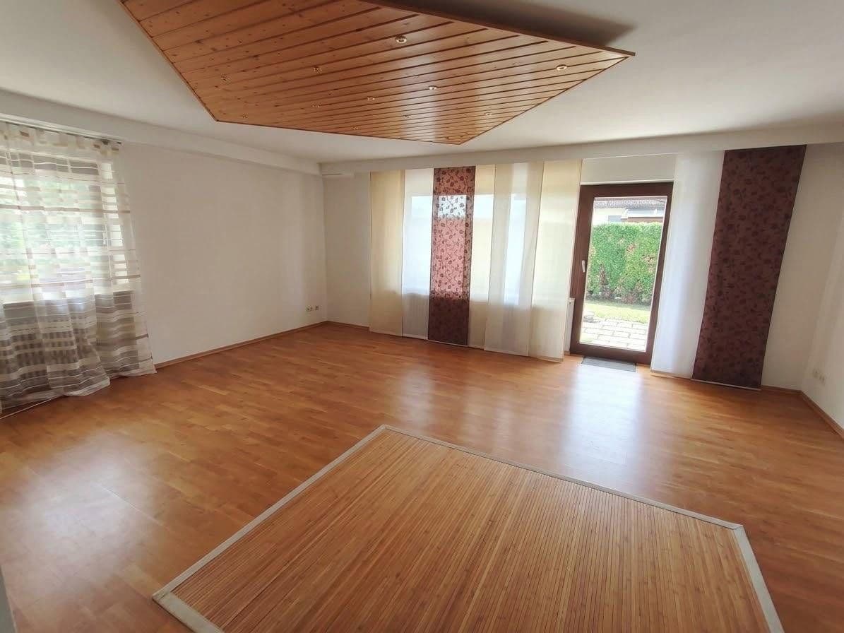 Predaj domu 358 m², pozemok 482 m², Marxzell, Bádensko-Wurttembersko Predaj domu 358 m², pozemok 482 m², Marxzell, Bádensko-Wurttembersko