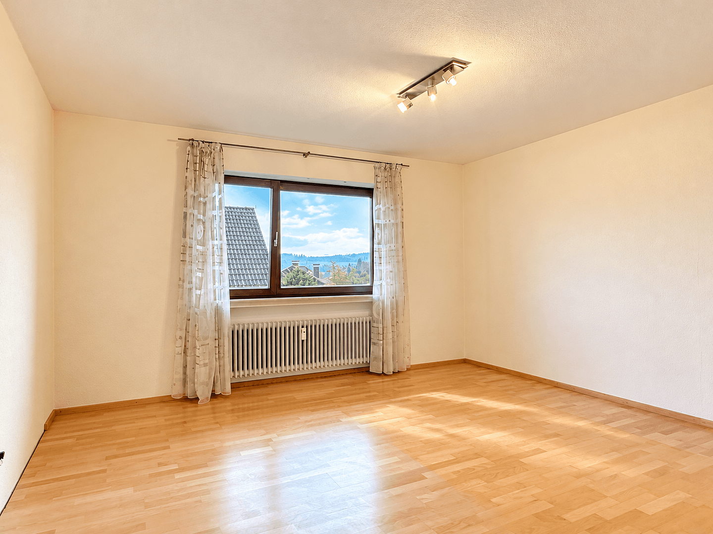 Predaj domu 358 m², pozemok 482 m², Marxzell, Bádensko-Wurttembersko Predaj domu 358 m², pozemok 482 m², Marxzell, Bádensko-Wurttembersko