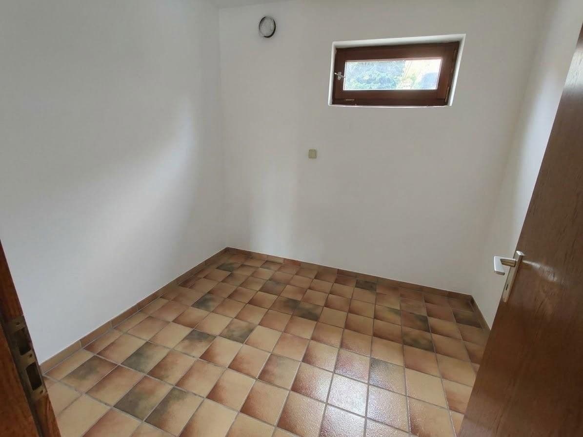 Predaj domu 358 m², pozemok 482 m², Marxzell, Bádensko-Wurttembersko Predaj domu 358 m², pozemok 482 m², Marxzell, Bádensko-Wurttembersko