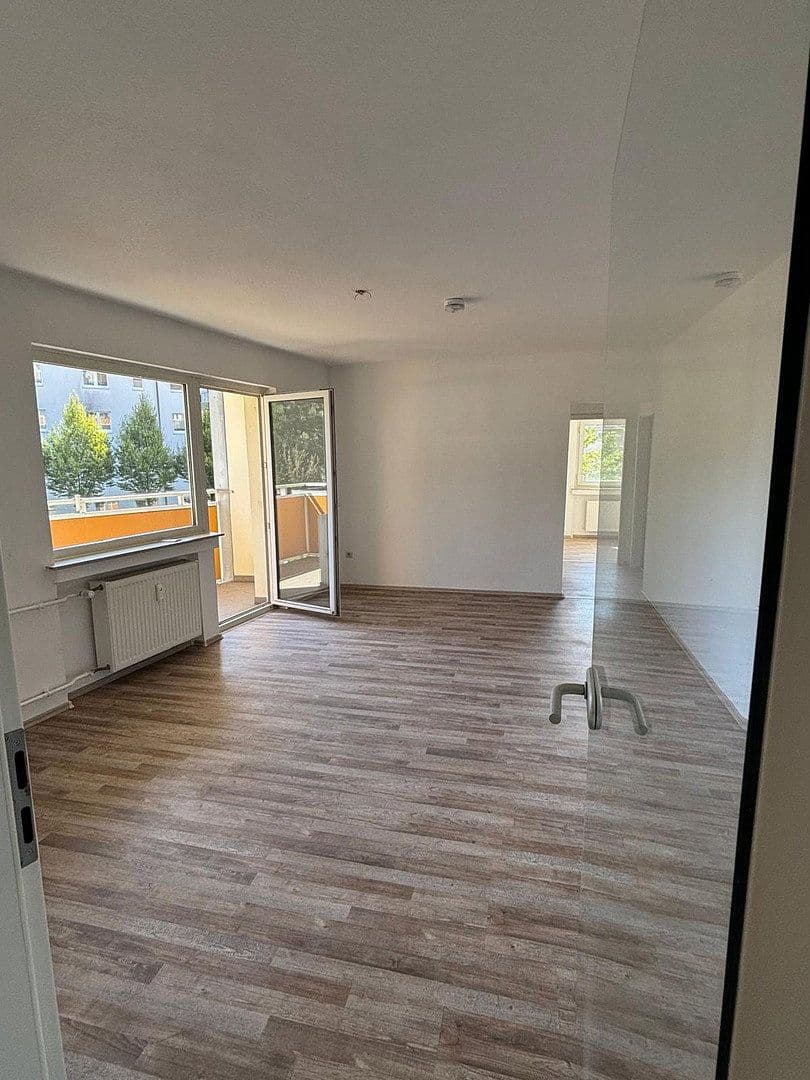 Prenájom bytu 3-izbový 65 m², Drei Knappen 18, Oberhausen, Severné Porýnie - Westfálsko Prenájom bytu 3-izbový 65 m², Drei Knappen 18, Oberhausen, Severné Porýnie - Westfálsko
