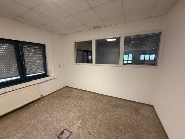Prenájom nebytového priestoru 7.593 m², Bad Köstritz, Durínsko Prenájom nebytového priestoru 7.593 m², Bad Köstritz, Durínsko