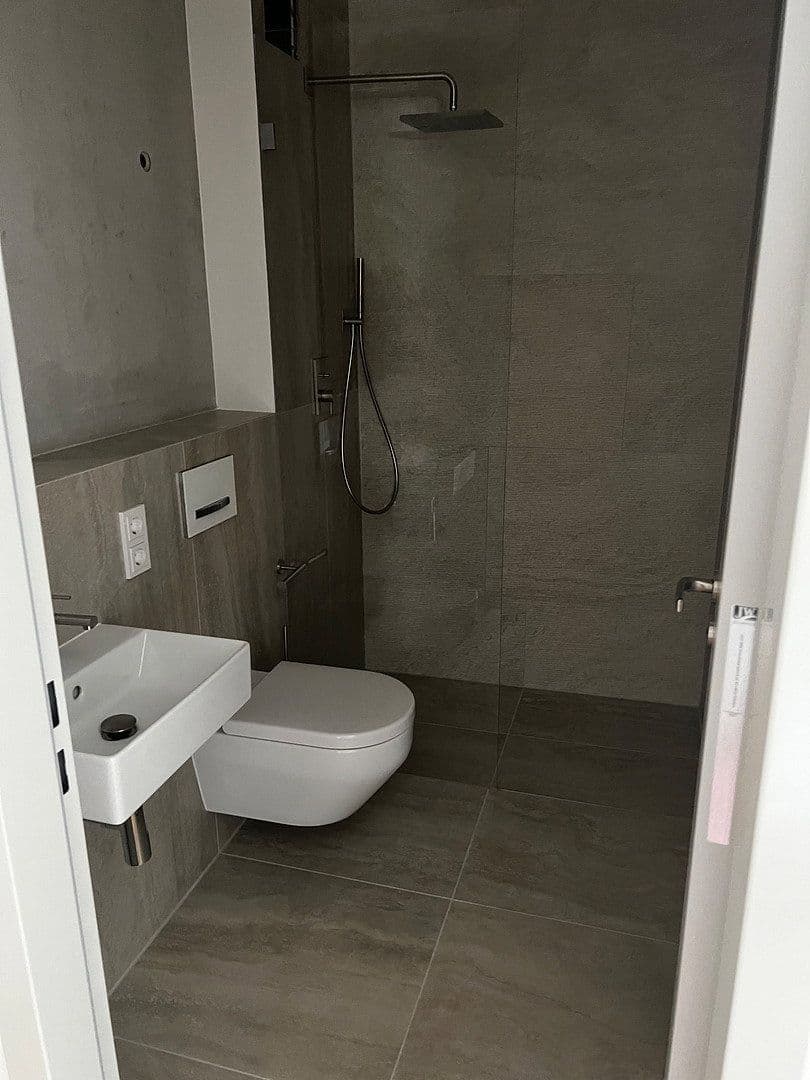 Prenájom bytu 3-izbový 87 m², Lerchenfeldstraße 28, München, Bavorsko Prenájom bytu 3-izbový 87 m², Lerchenfeldstraße 28, München, Bavorsko