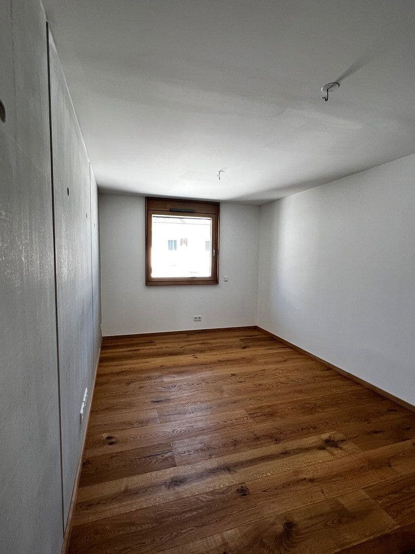 Prenájom bytu 3-izbový 87 m², Lerchenfeldstraße 28, München, Bavorsko Prenájom bytu 3-izbový 87 m², Lerchenfeldstraße 28, München, Bavorsko