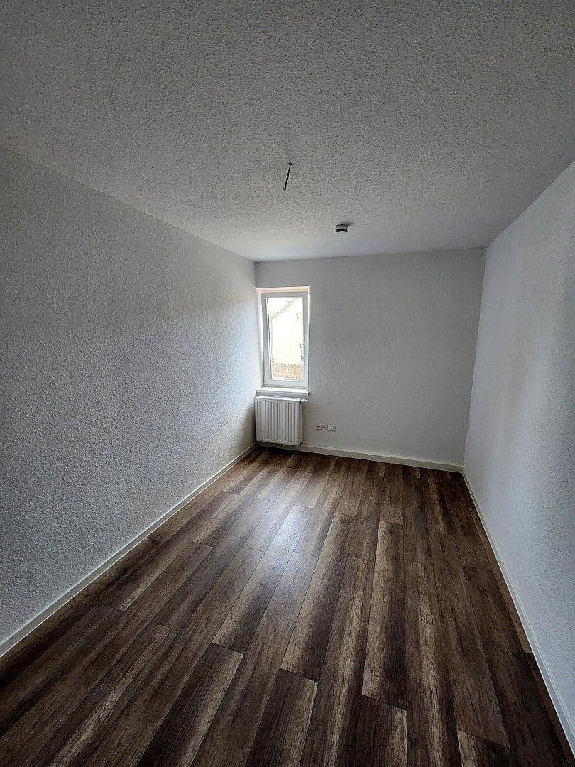 Prenájom bytu 3-izbový 68 m², Rudolf-Breitscheid-Straße 21, Lichtenstein/Sachsen, Sasko Prenájom bytu 3-izbový 68 m², Rudolf-Breitscheid-Straße 21, Lichtenstein/Sachsen, Sasko