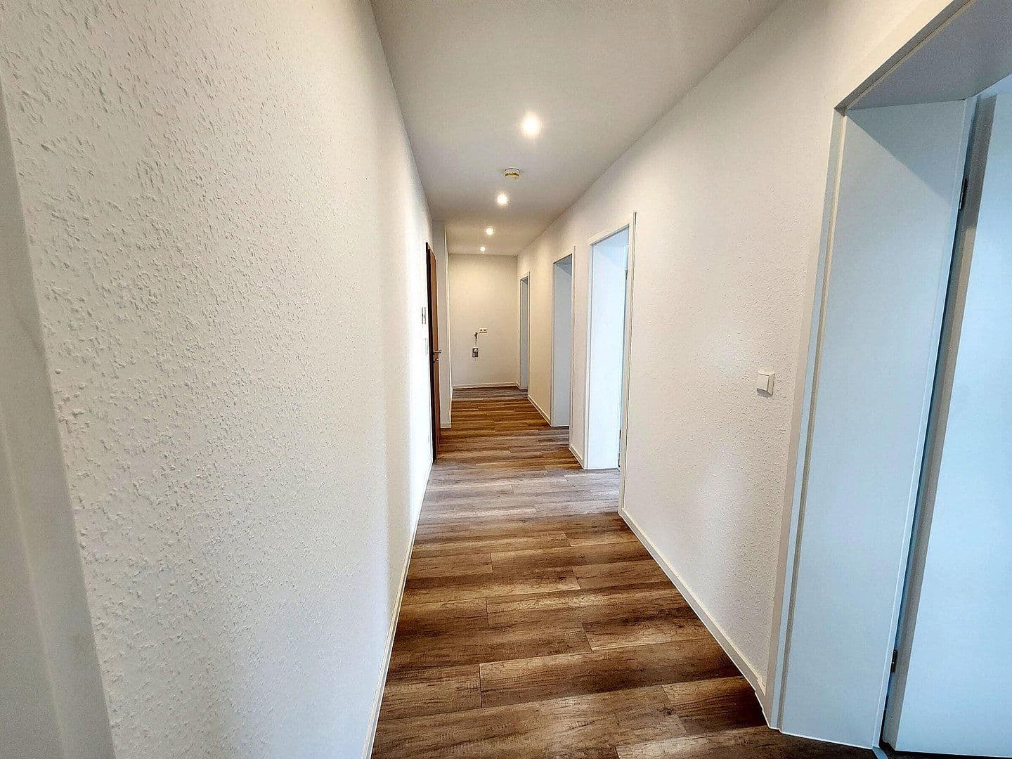 Prenájom bytu 3-izbový 68 m², Rudolf-Breitscheid-Straße 21, Lichtenstein/Sachsen, Sasko Prenájom bytu 3-izbový 68 m², Rudolf-Breitscheid-Straße 21, Lichtenstein/Sachsen, Sasko