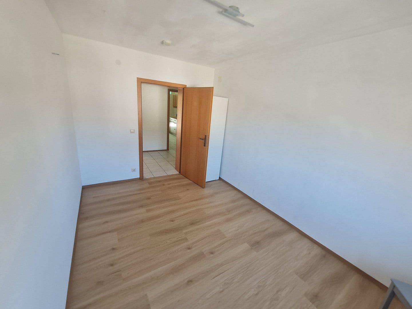 Prenájom bytu 4-izbový 105 m², Orchideenweg 3, Stutensee, Bádensko-Wurttembersko Prenájom bytu 4-izbový 105 m², Orchideenweg 3, Stutensee, Bádensko-Wurttembersko