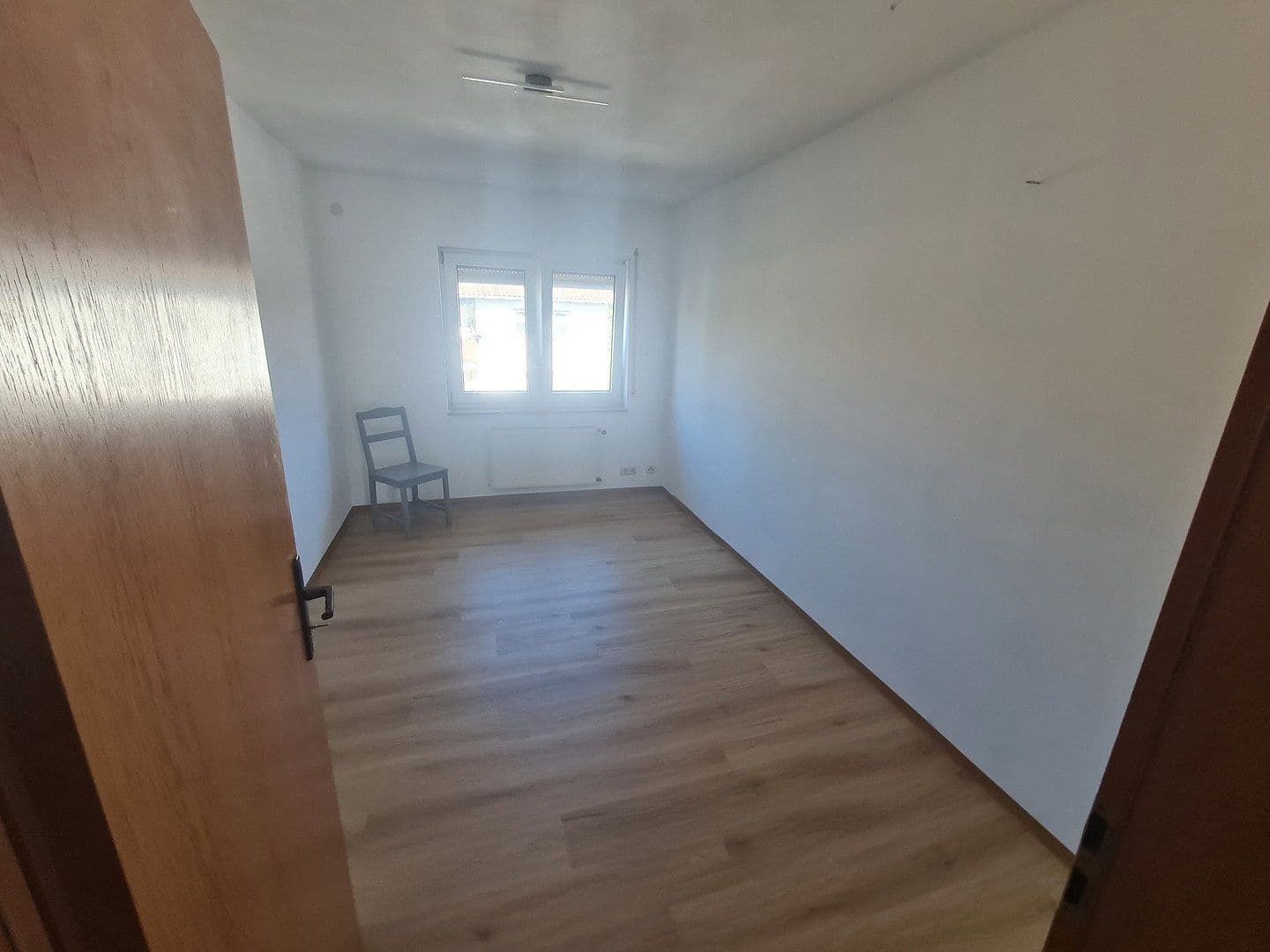Prenájom bytu 4-izbový 105 m², Orchideenweg 3, Stutensee, Bádensko-Wurttembersko Prenájom bytu 4-izbový 105 m², Orchideenweg 3, Stutensee, Bádensko-Wurttembersko