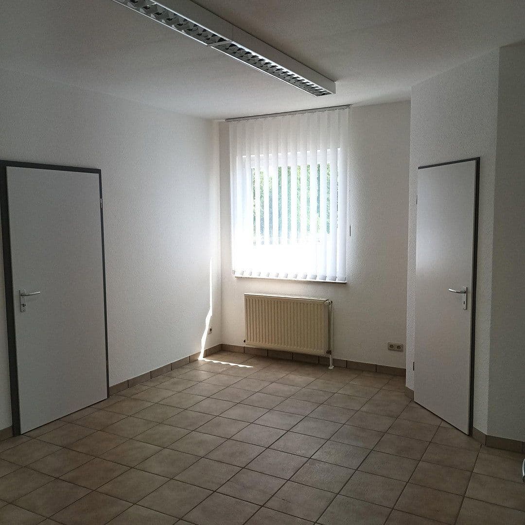Prenájom nebytového priestoru 860 m², Neunkirchen, Severné Porýnie - Westfálsko Prenájom nebytového priestoru 860 m², Neunkirchen, Severné Porýnie - Westfálsko
