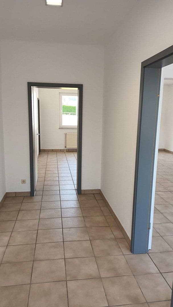 Prenájom nebytového priestoru 860 m², Neunkirchen, Severné Porýnie - Westfálsko Prenájom nebytového priestoru 860 m², Neunkirchen, Severné Porýnie - Westfálsko