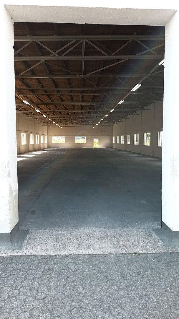 Prenájom nebytového priestoru 860 m², Neunkirchen, Severné Porýnie - Westfálsko Prenájom nebytového priestoru 860 m², Neunkirchen, Severné Porýnie - Westfálsko