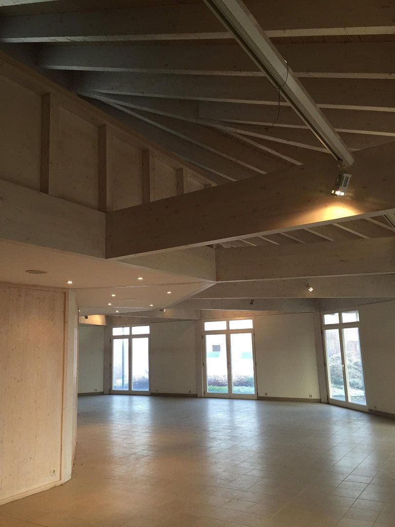 Prenájom nebytového priestoru 450 m², Zum Tälchen 2, Wilsdruff, Sasko Prenájom nebytového priestoru 450 m², Zum Tälchen 2, Wilsdruff, Sasko