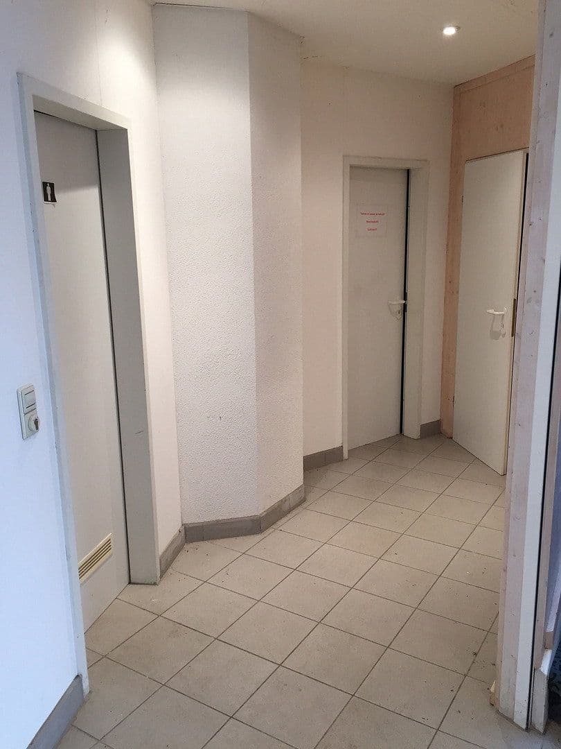 Prenájom nebytového priestoru 450 m², Zum Tälchen 2, Wilsdruff, Sasko Prenájom nebytového priestoru 450 m², Zum Tälchen 2, Wilsdruff, Sasko