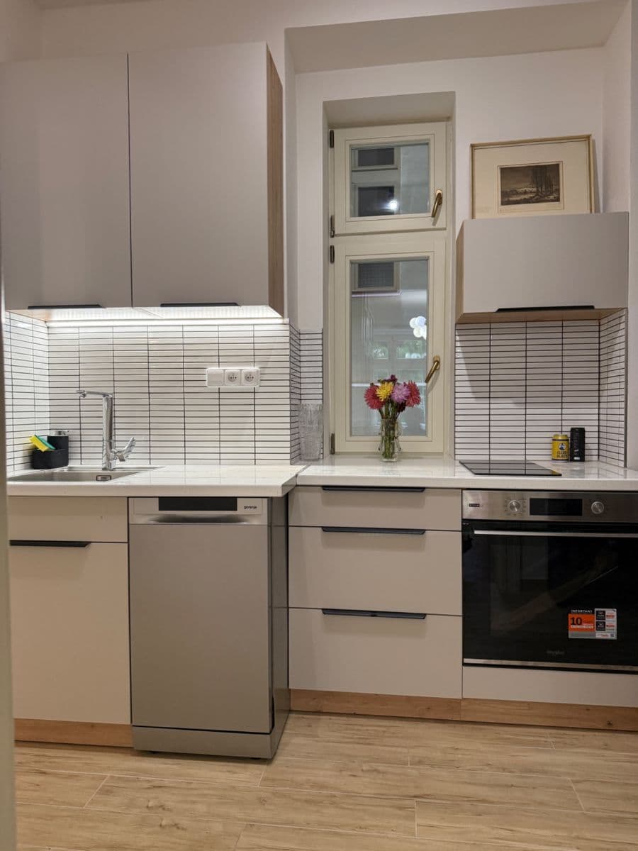 Prenájom bytu 2-izbový 48 m², Čajkovského, Praha, Praha Prenájom bytu 2-izbový 48 m², Čajkovského, Praha, Praha
