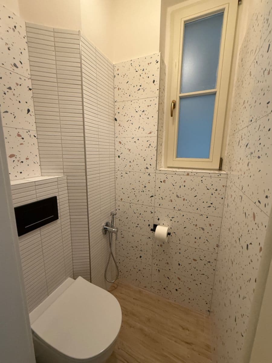 Prenájom bytu 2-izbový 48 m², Čajkovského, Praha, Praha Prenájom bytu 2-izbový 48 m², Čajkovského, Praha, Praha