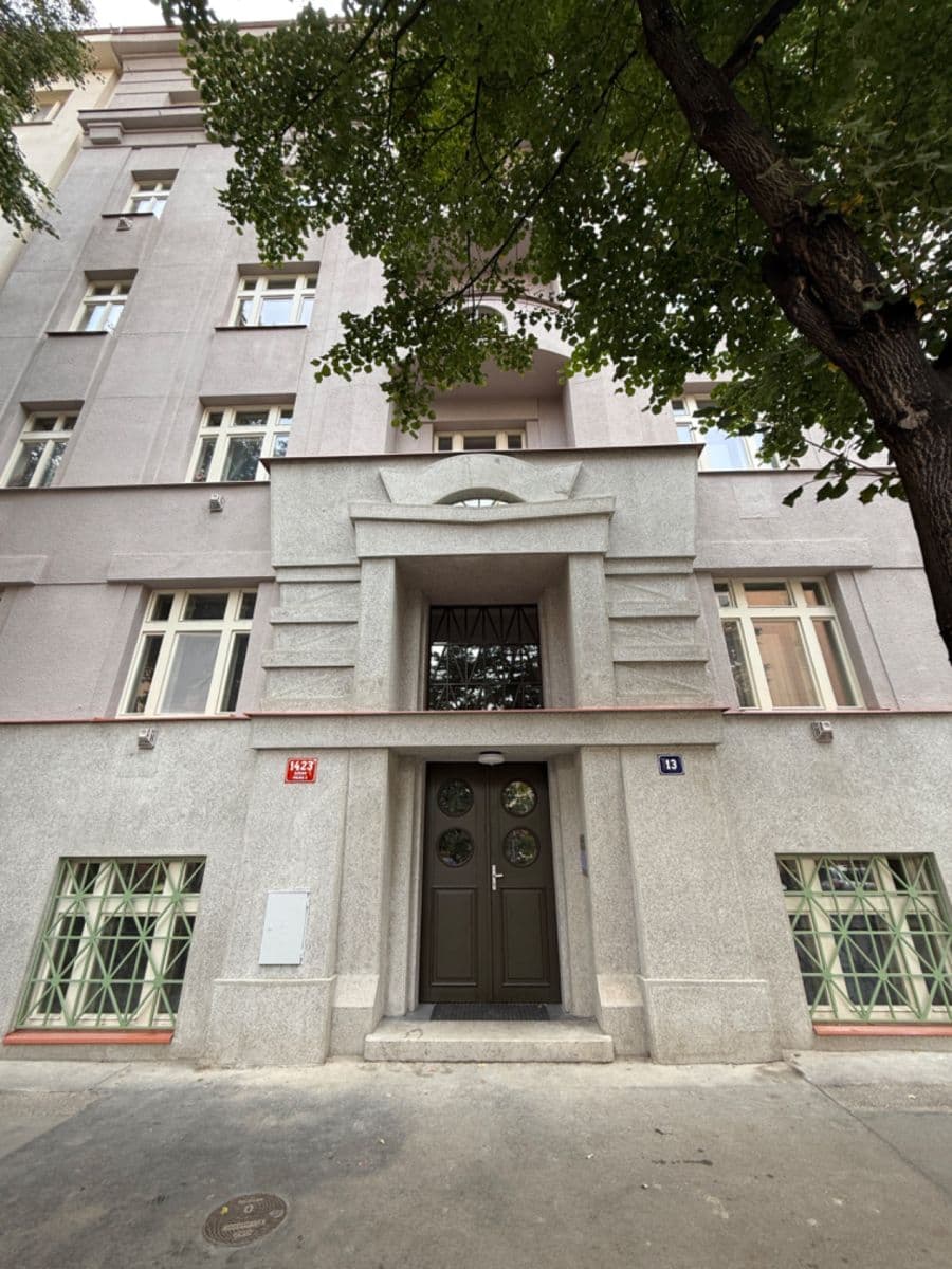 Prenájom bytu 2-izbový 48 m², Čajkovského, Praha, Praha Prenájom bytu 2-izbový 48 m², Čajkovského, Praha, Praha