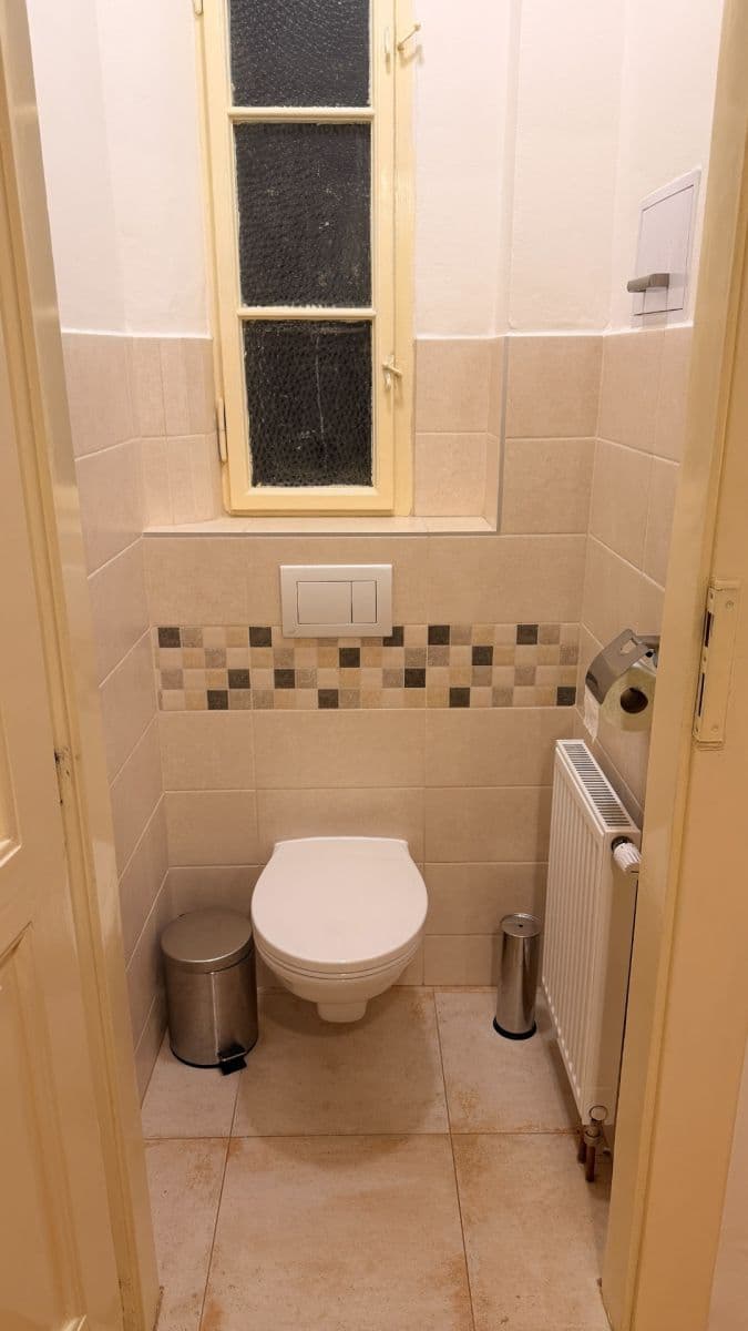 Prenájom bytu 2-izbový 70 m², Haškova, Praha, Praha Prenájom bytu 2-izbový 70 m², Haškova, Praha, Praha