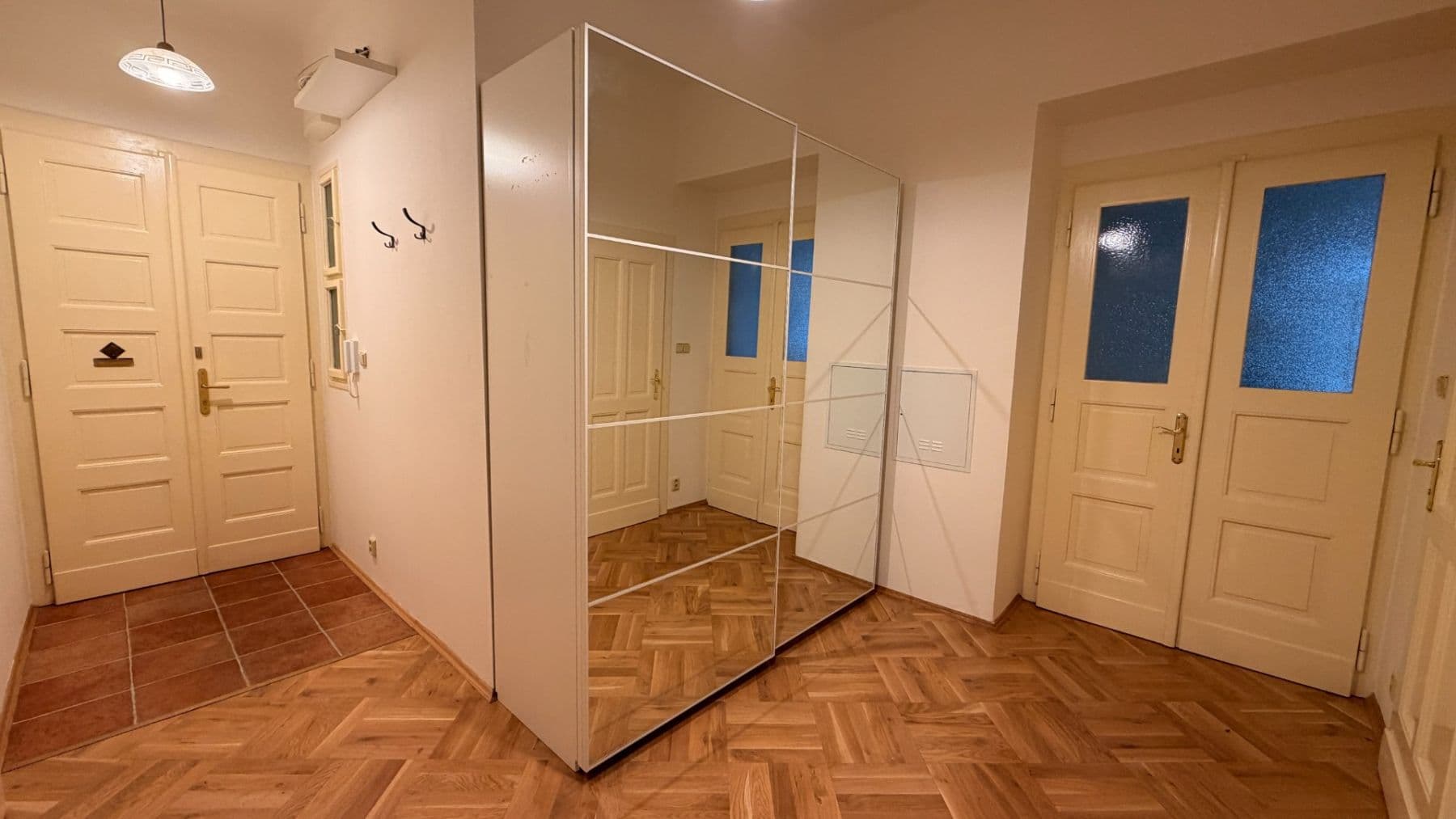 Prenájom bytu 2-izbový 70 m², Haškova, Praha, Praha Prenájom bytu 2-izbový 70 m², Haškova, Praha, Praha