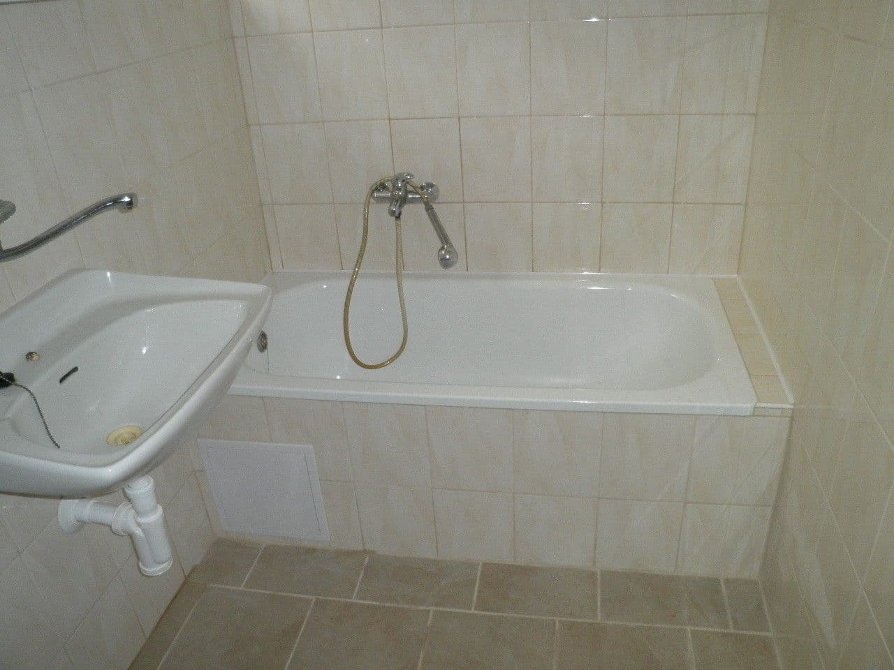 Prenájom bytu 1-izbový 54 m², Pražská, Žatec, Ústecký kraj Prenájom bytu 1-izbový 54 m², Pražská, Žatec, Ústecký kraj