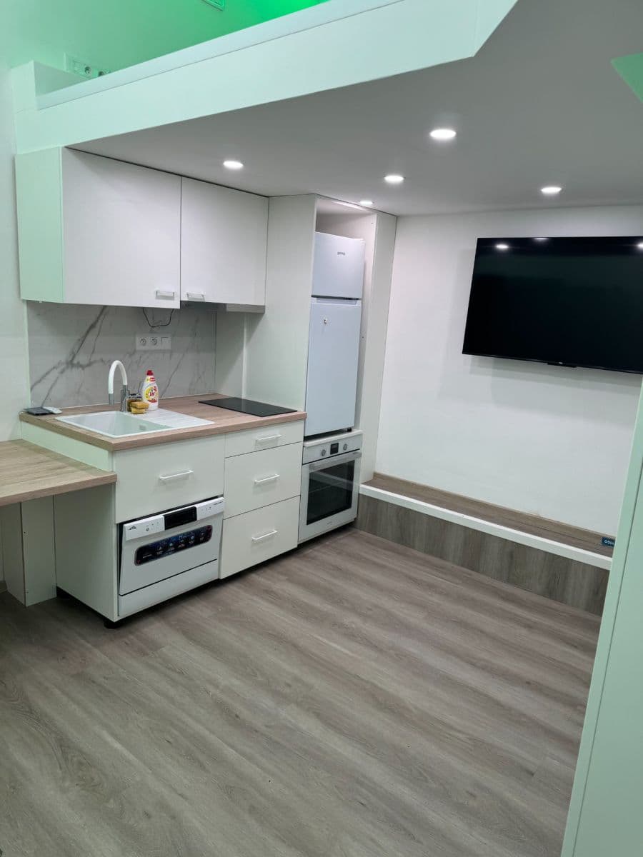 Prenájom bytu 1-izbový 33 m², U Půjčovny, Praha, Praha Prenájom bytu 1-izbový 33 m², U Půjčovny, Praha, Praha