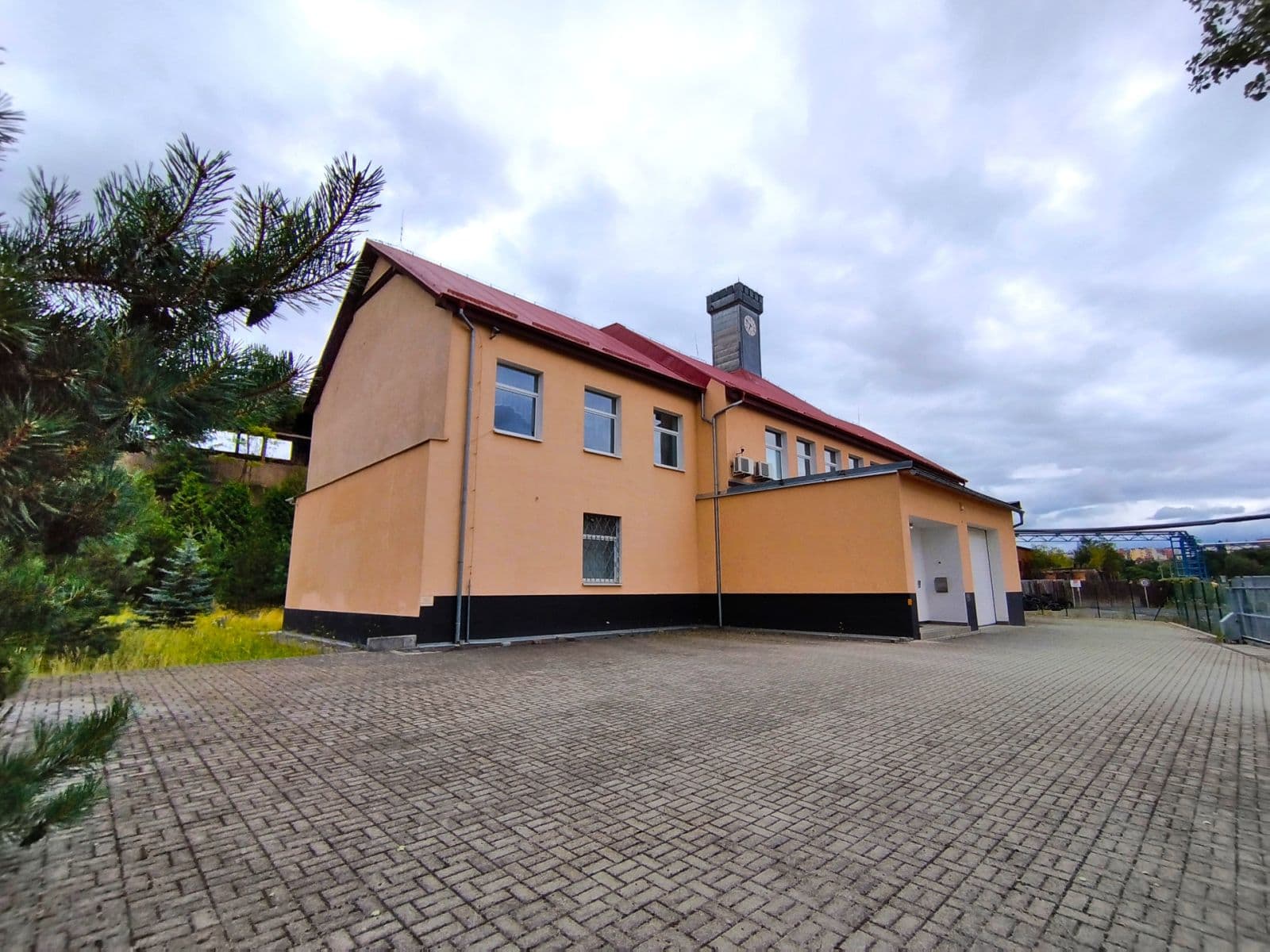 Predaj domu 1.612 m², pozemok 2.585 m², Huťská, Kladno, Středočeský kraj Predaj domu 1.612 m², pozemok 2.585 m², Huťská, Kladno, Středočeský kraj