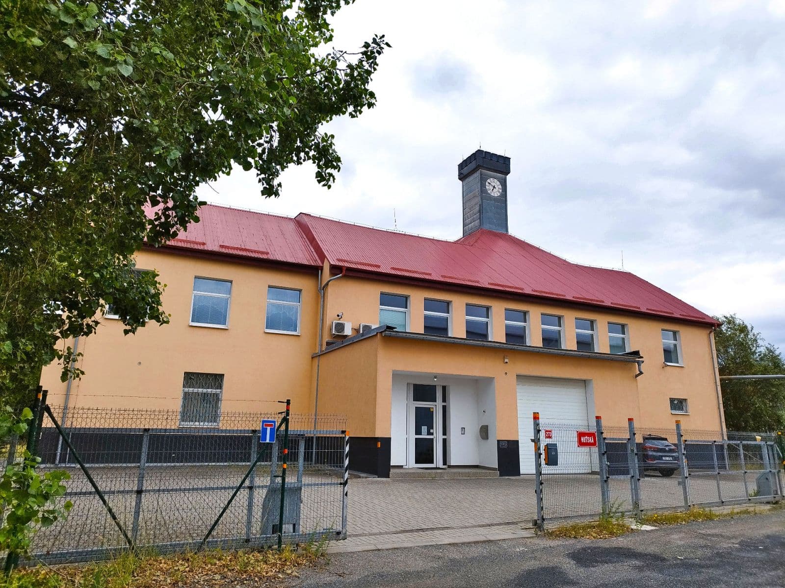 Predaj domu 1.612 m², pozemok 2.585 m², Huťská, Kladno, Středočeský kraj Predaj domu 1.612 m², pozemok 2.585 m², Huťská, Kladno, Středočeský kraj