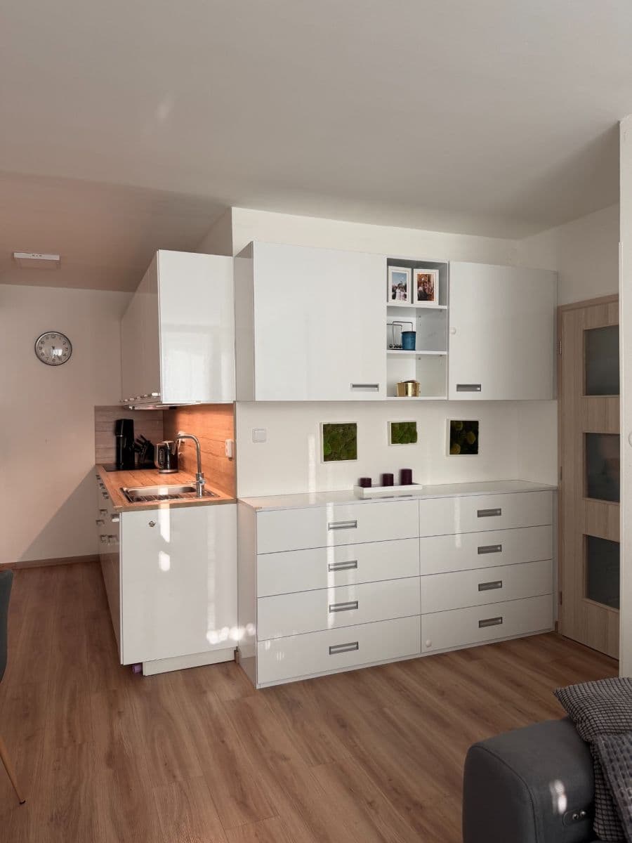 Predaj bytu 3-izbový 55 m², Bohúňova, Praha, Praha Predaj bytu 3-izbový 55 m², Bohúňova, Praha, Praha