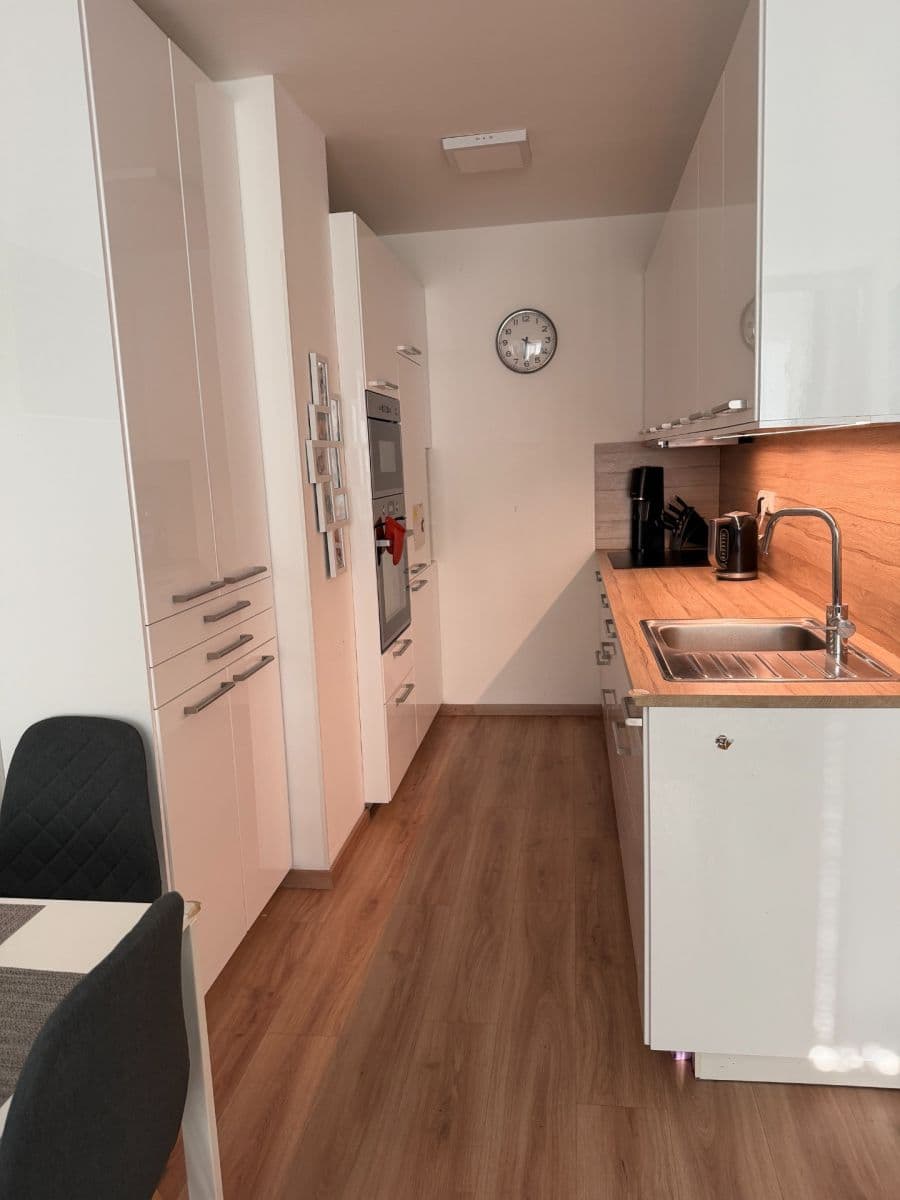Predaj bytu 3-izbový 55 m², Bohúňova, Praha, Praha Predaj bytu 3-izbový 55 m², Bohúňova, Praha, Praha