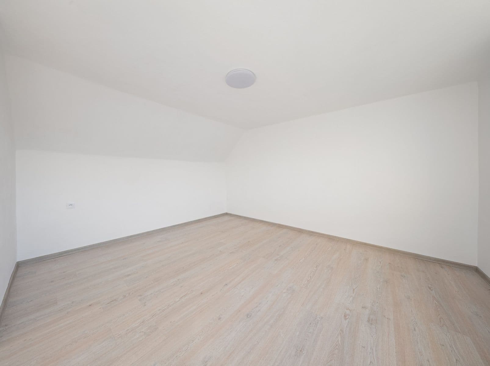 Predaj domu 355 m², pozemok 654 m², Tábor, Jihočeský kraj Predaj domu 355 m², pozemok 654 m², Tábor, Jihočeský kraj