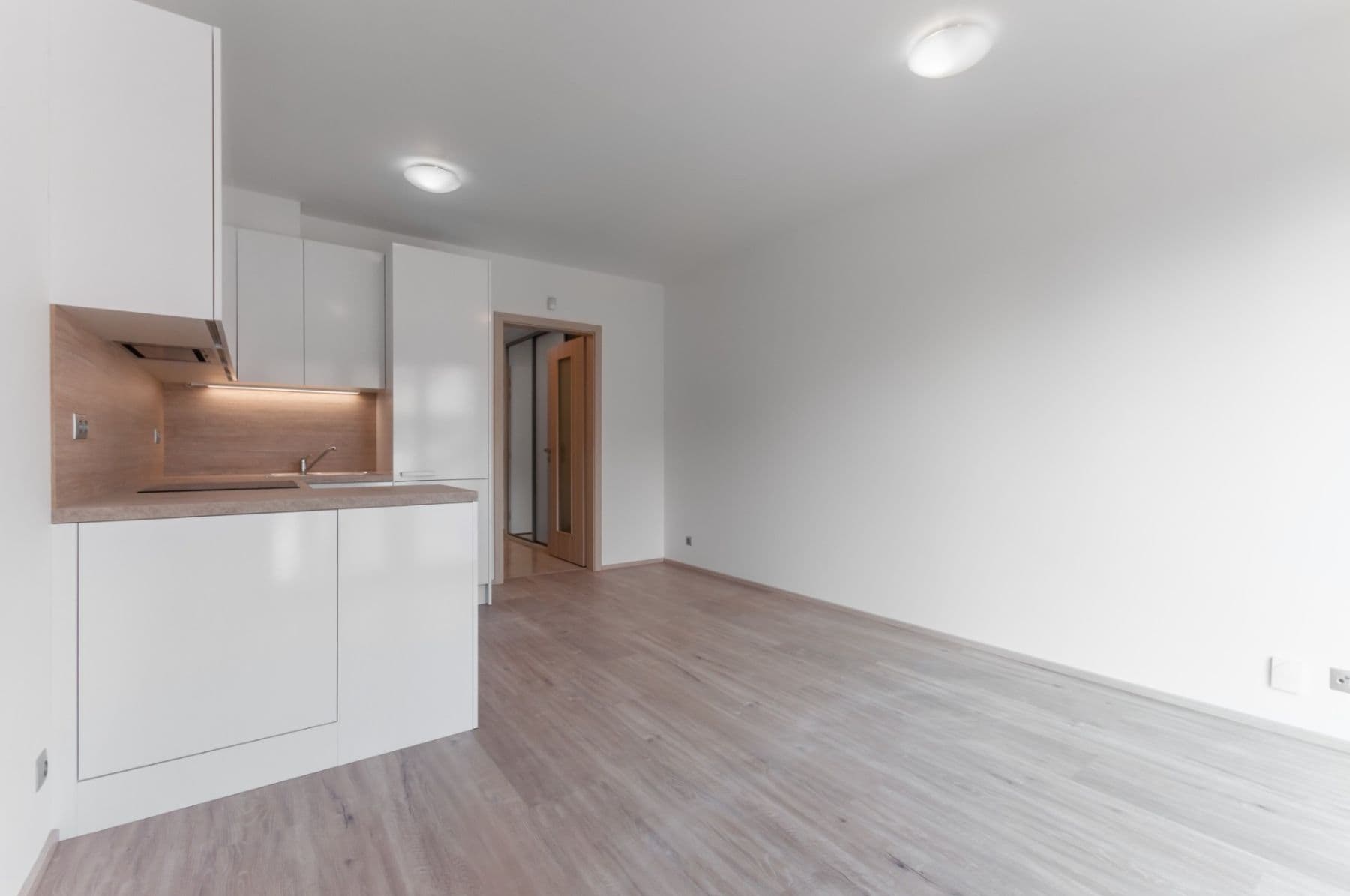 Prenájom bytu 1-izbový 28 m², Bassova, Praha, Praha Prenájom bytu 1-izbový 28 m², Bassova, Praha, Praha