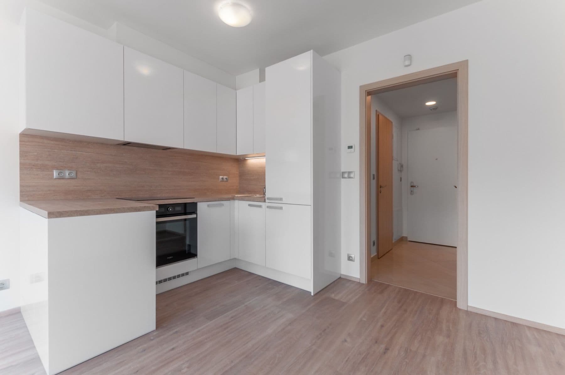 Prenájom bytu 1-izbový 28 m², Bassova, Praha, Praha Prenájom bytu 1-izbový 28 m², Bassova, Praha, Praha