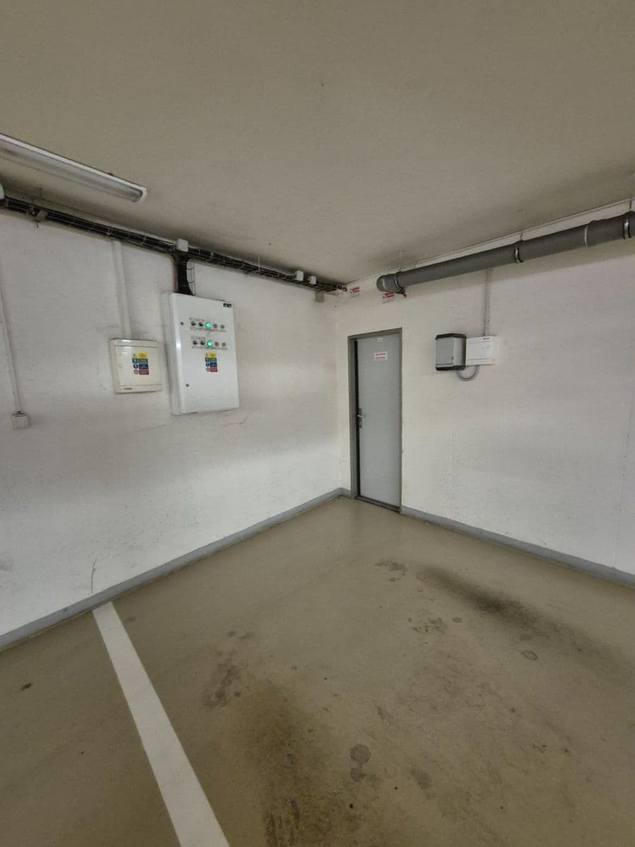 Prenájom garáže 26 m², Drahobejlova, Praha, Praha Prenájom garáže 26 m², Drahobejlova, Praha, Praha