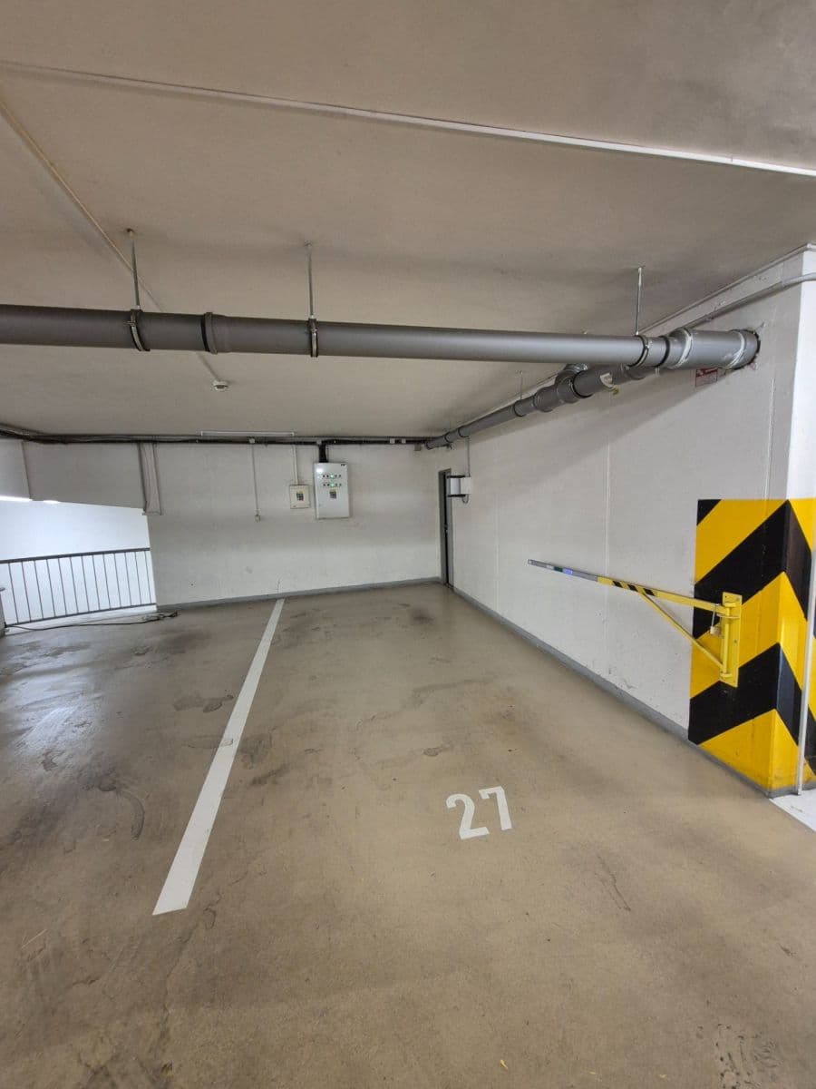 Prenájom garáže 26 m², Drahobejlova, Praha, Praha Prenájom garáže 26 m², Drahobejlova, Praha, Praha