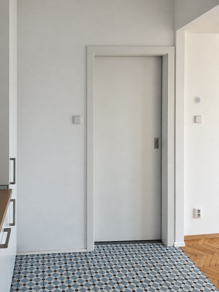 Prenájom bytu 3-izbový 70 m², Zdaru, Praha, Praha Prenájom bytu 3-izbový 70 m², Zdaru, Praha, Praha