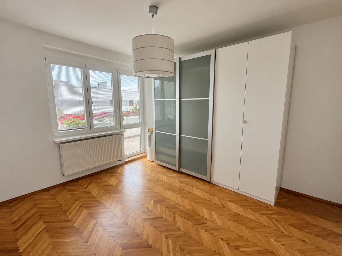 Prenájom bytu 3-izbový 70 m², Zdaru, Praha, Praha Prenájom bytu 3-izbový 70 m², Zdaru, Praha, Praha