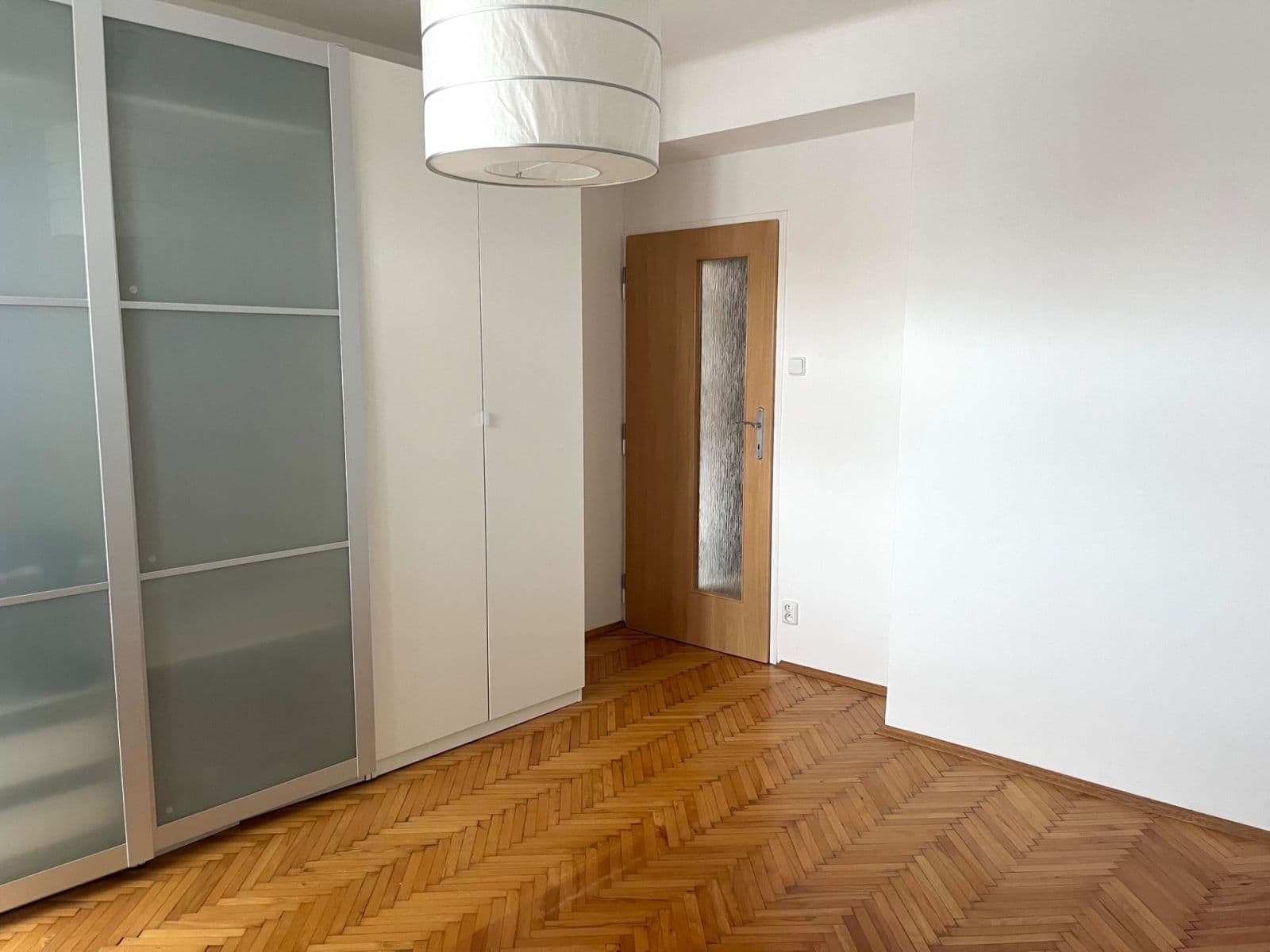 Prenájom bytu 3-izbový 70 m², Zdaru, Praha, Praha Prenájom bytu 3-izbový 70 m², Zdaru, Praha, Praha