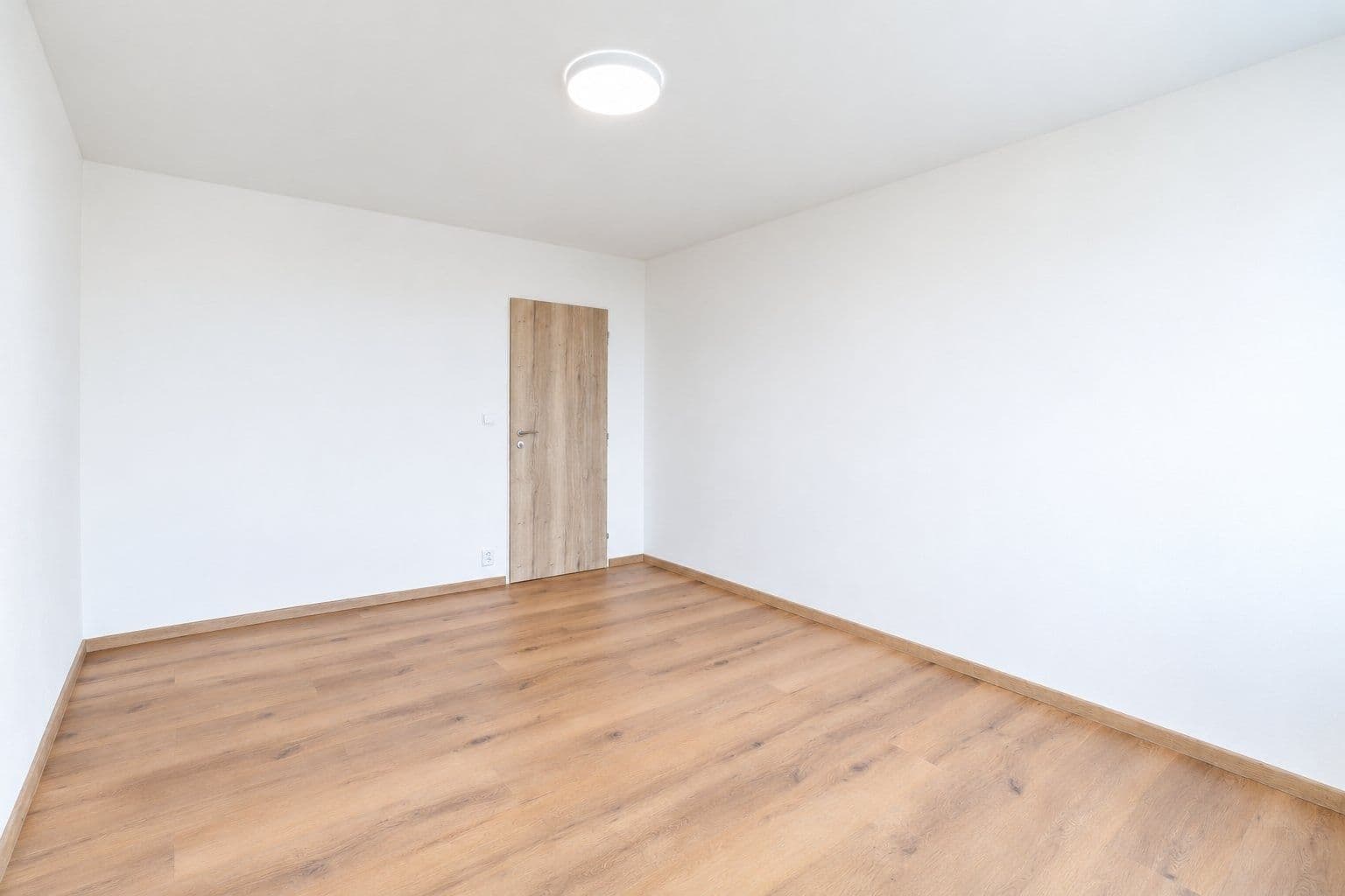 Prenájom bytu 3-izbový 76 m², Kopřivnická, Praha, Praha Prenájom bytu 3-izbový 76 m², Kopřivnická, Praha, Praha