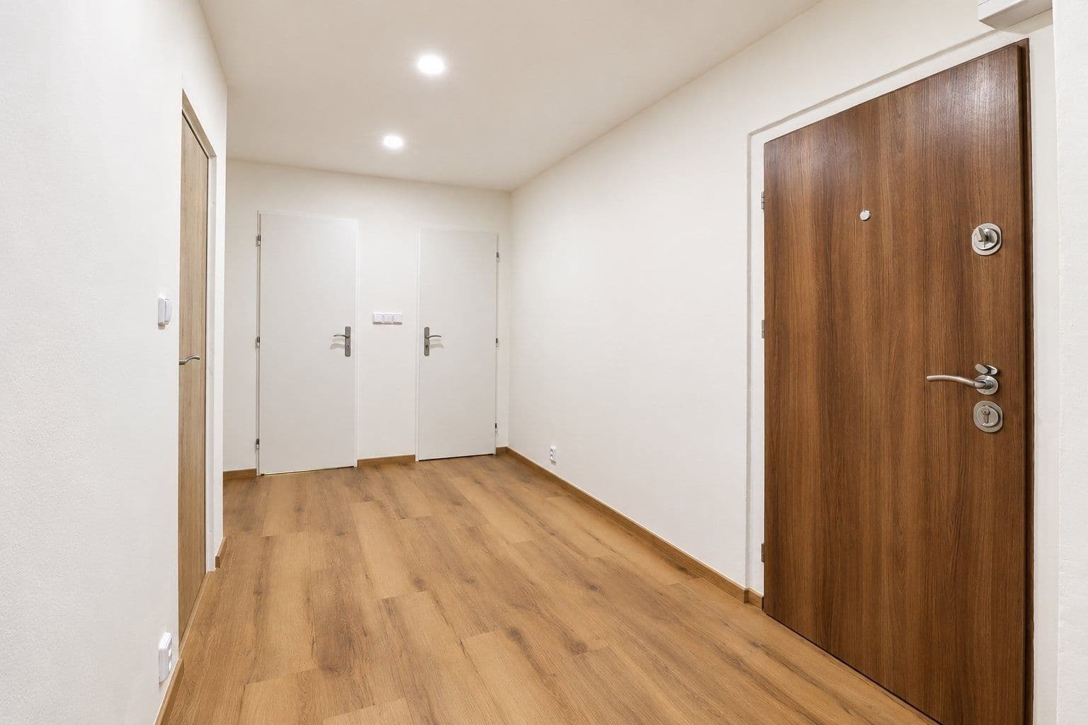 Prenájom bytu 3-izbový 76 m², Kopřivnická, Praha, Praha Prenájom bytu 3-izbový 76 m², Kopřivnická, Praha, Praha