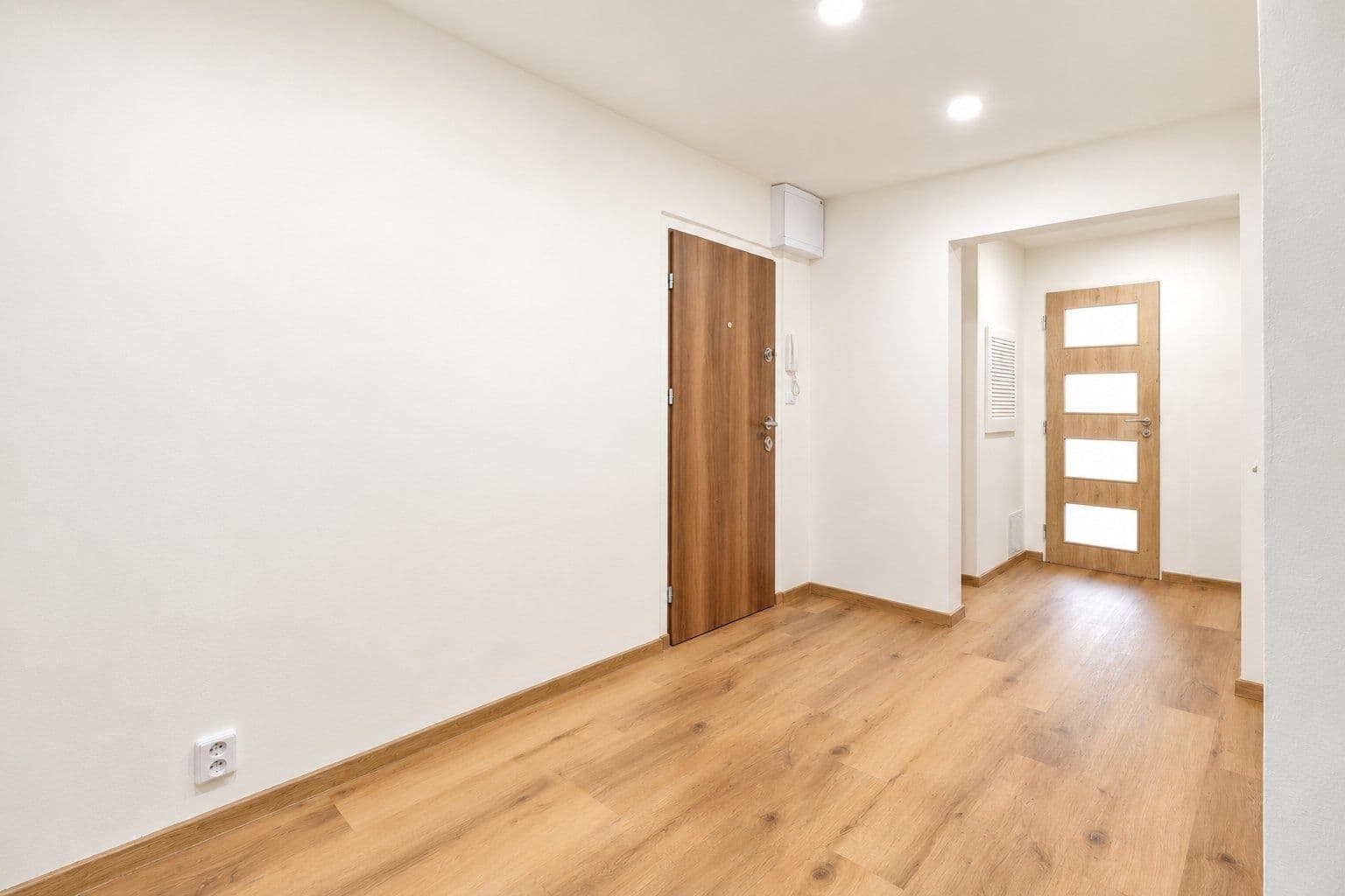 Prenájom bytu 3-izbový 76 m², Kopřivnická, Praha, Praha Prenájom bytu 3-izbový 76 m², Kopřivnická, Praha, Praha