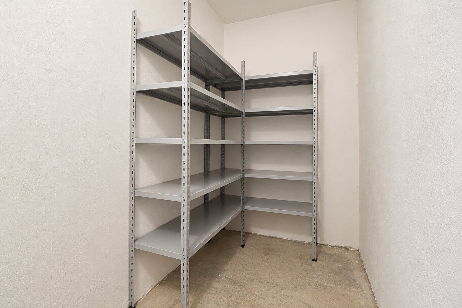 Prenájom bytu 3-izbový 76 m², Kopřivnická, Praha, Praha Prenájom bytu 3-izbový 76 m², Kopřivnická, Praha, Praha