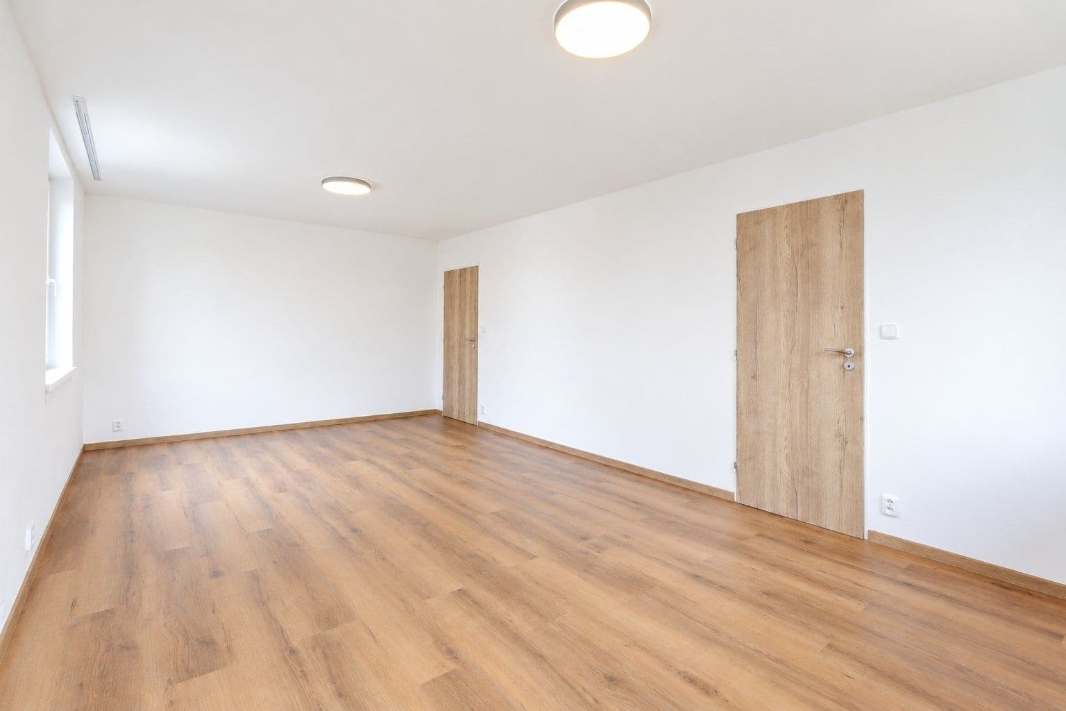 Prenájom bytu 3-izbový 76 m², Kopřivnická, Praha, Praha Prenájom bytu 3-izbový 76 m², Kopřivnická, Praha, Praha