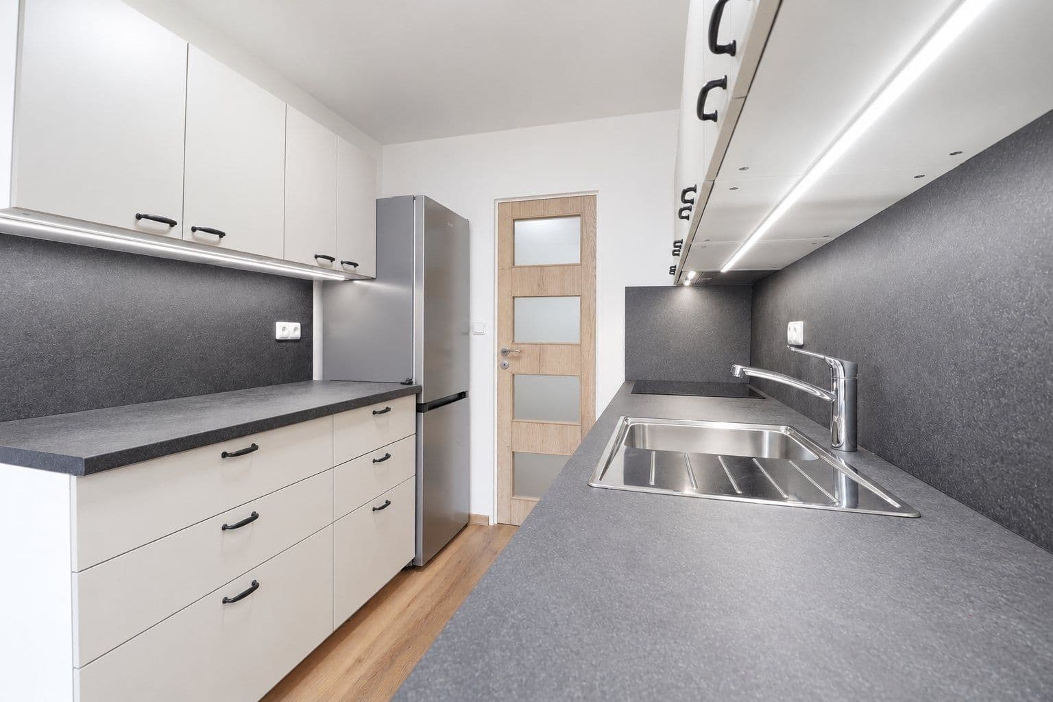 Prenájom bytu 3-izbový 76 m², Kopřivnická, Praha, Praha Prenájom bytu 3-izbový 76 m², Kopřivnická, Praha, Praha