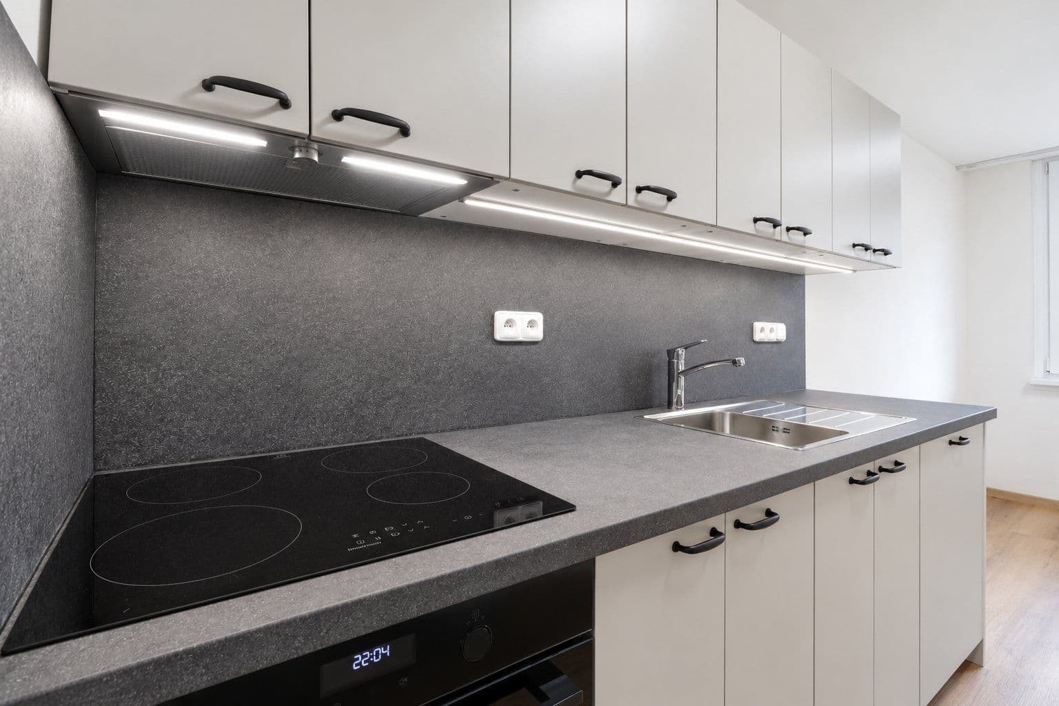 Prenájom bytu 3-izbový 76 m², Kopřivnická, Praha, Praha Prenájom bytu 3-izbový 76 m², Kopřivnická, Praha, Praha