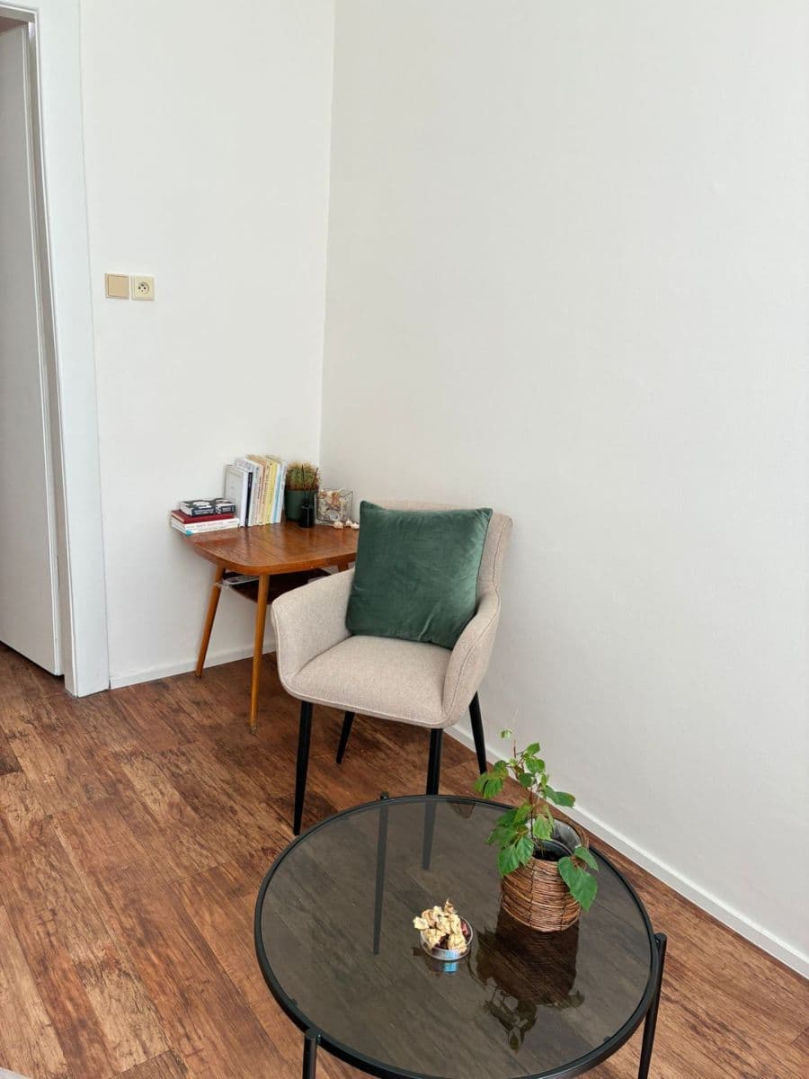 Prenájom kancelárie 13 m², Národní, Praha, Praha Prenájom kancelárie 13 m², Národní, Praha, Praha