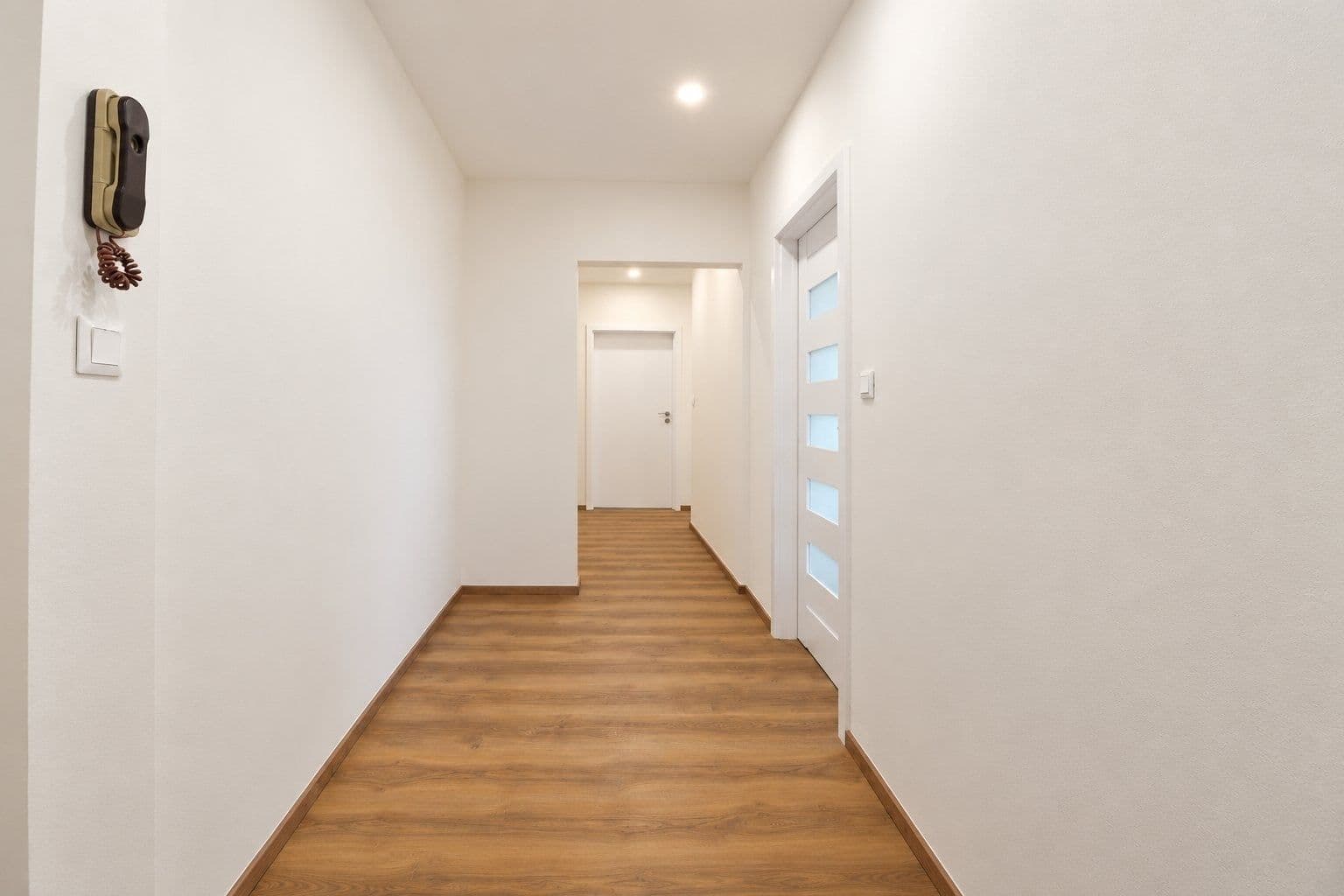Prenájom bytu 3-izbový 78 m², Voskovcova, Praha, Praha Prenájom bytu 3-izbový 78 m², Voskovcova, Praha, Praha