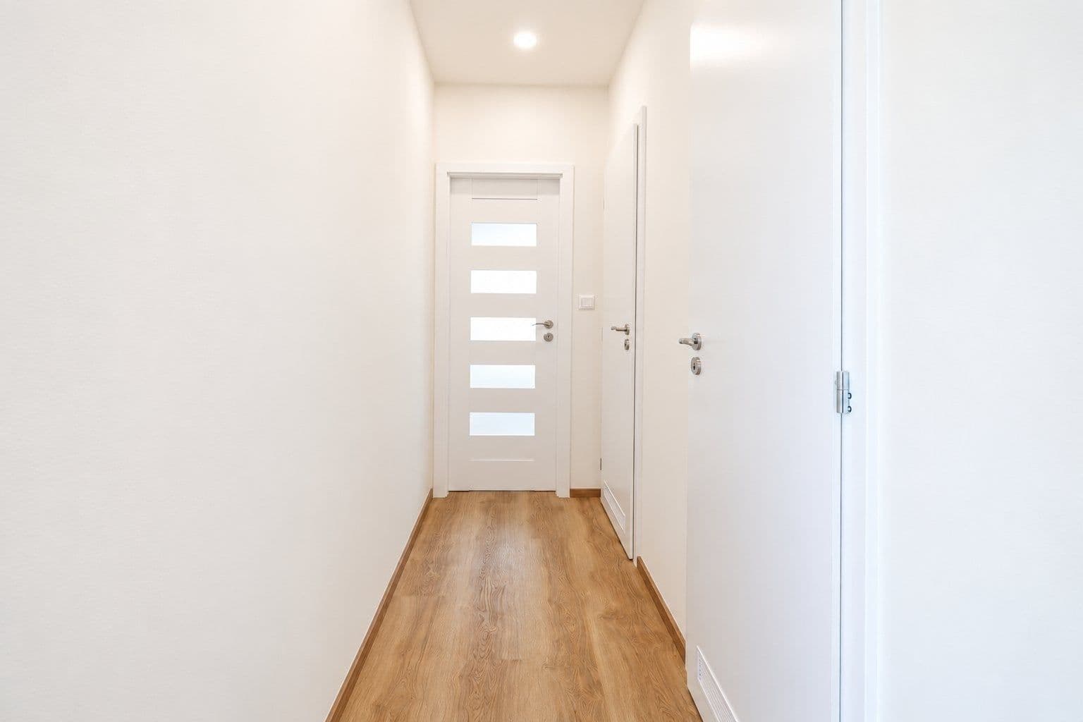 Prenájom bytu 3-izbový 78 m², Voskovcova, Praha, Praha Prenájom bytu 3-izbový 78 m², Voskovcova, Praha, Praha