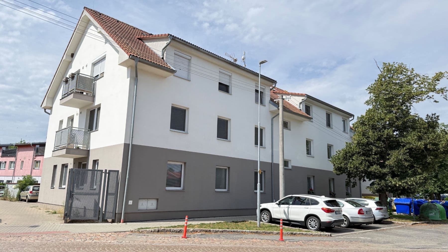 Predaj bytu 3-izbový 60 m², Břežany II, Středočeský kraj Predaj bytu 3-izbový 60 m², Břežany II, Středočeský kraj